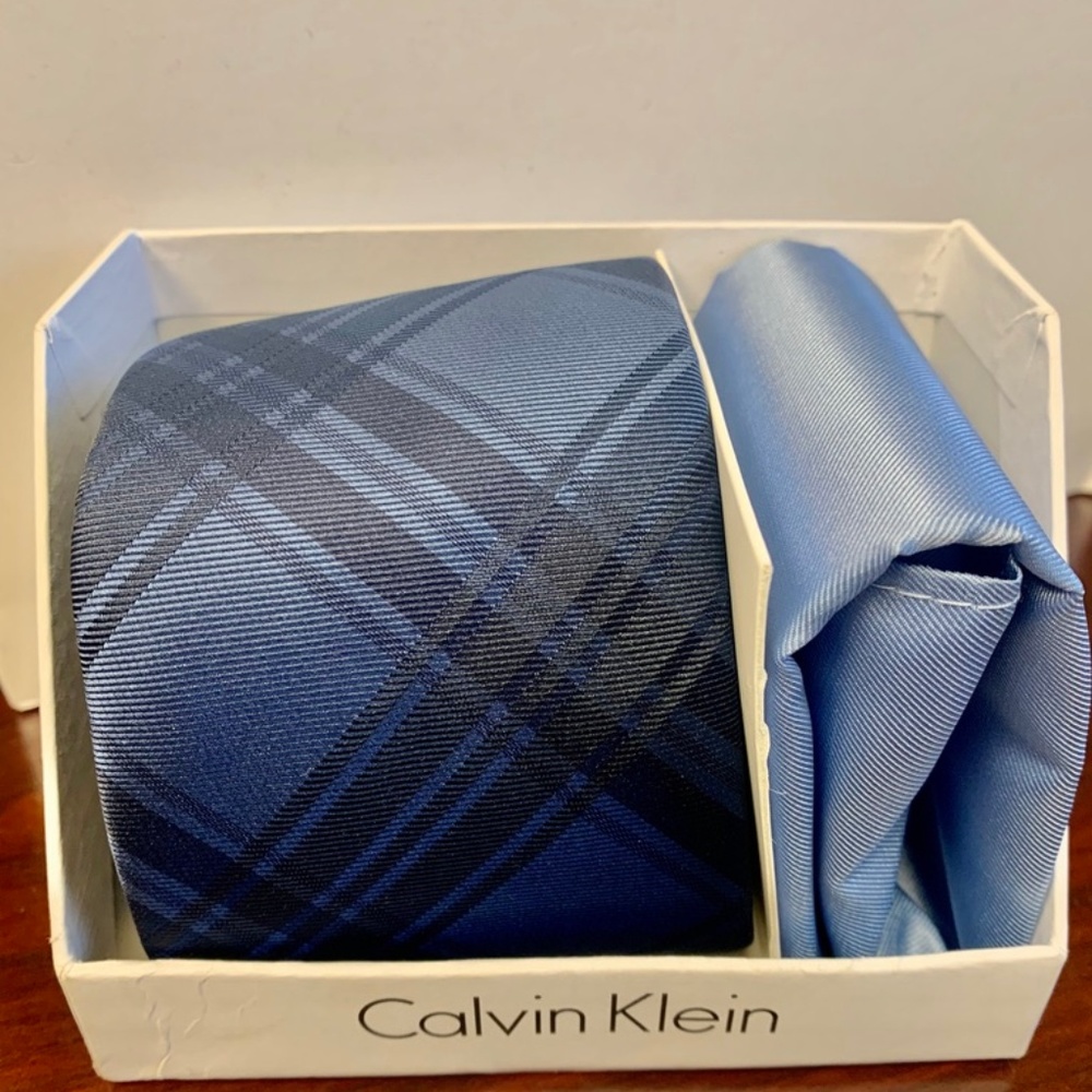 Calvin Klein Blue Necktie and Square Gift box Set